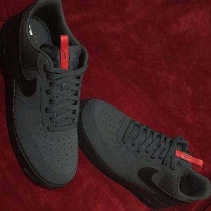 AF1 black/grey/red